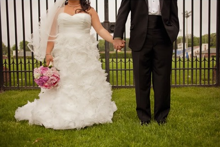 Fluffy wedding dress & peony bouquet