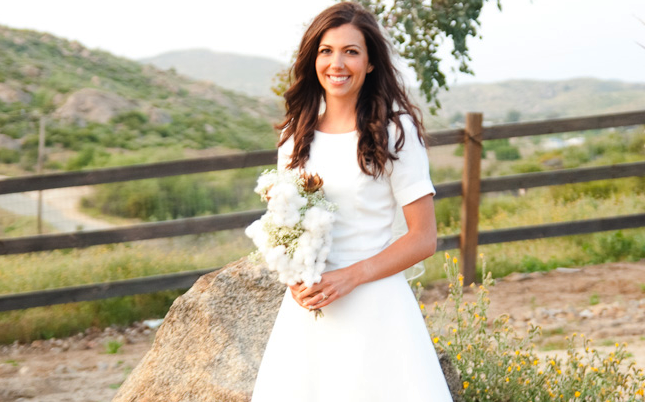 1950s style bride wedding dress DIY farmhouse wedding