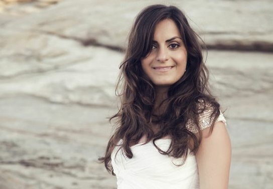 bride with hair down and lots of volume