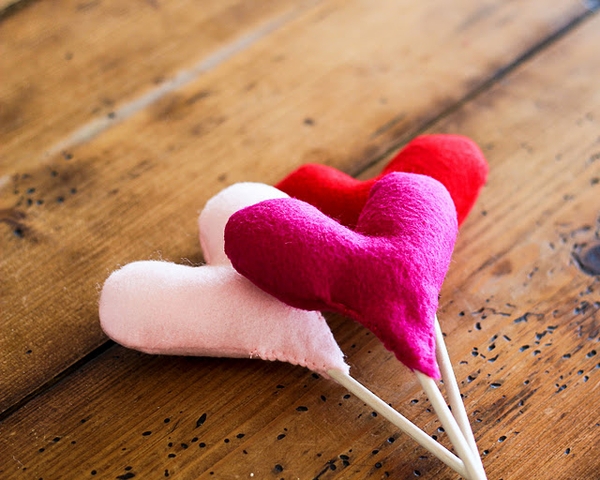 DIY puffy hearts on sticks