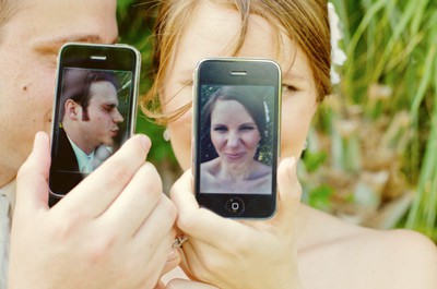 cute iphone wedding photo