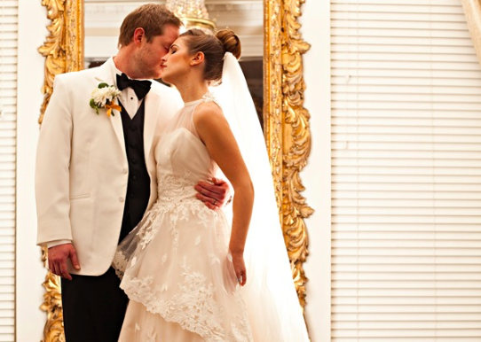 classic elegant winter wedding Honey Heart Photography