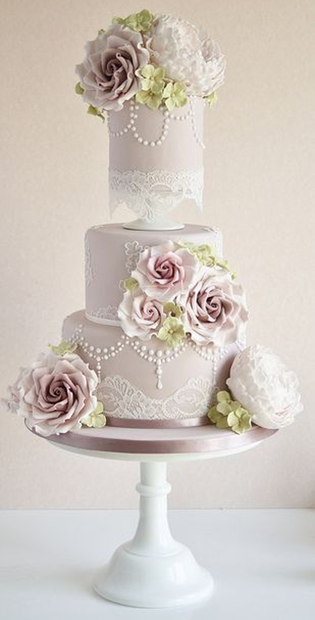 Vintage wedding cakes with lace and pearls