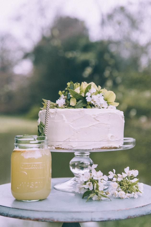 10 Tips for Making Your Own Wedding Cake