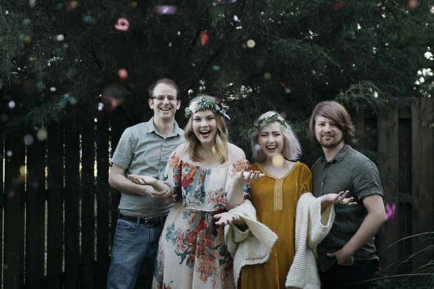 Cool New Orleans Elopement | Anna Elizabeth Photo | Bridal Musings Wedding Blog 45