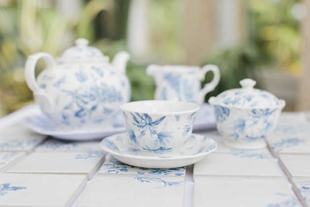 Gorgeous China Blue Wedding | Sarah Gawler | Knot & Pop | Bridal Musings Wedding Blog 3