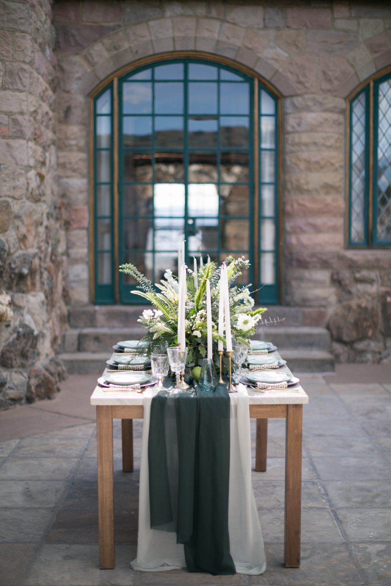 winter-wedding-inspiration-by-amy-caroline-photography-23