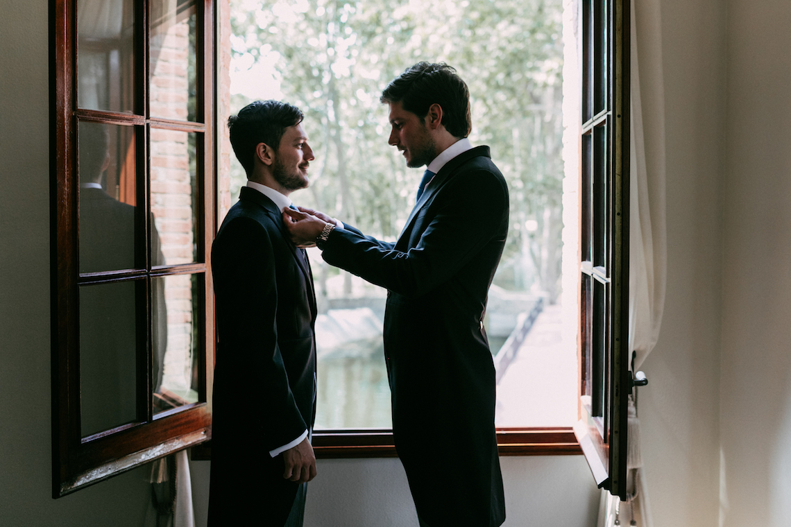 Cool Spanish Wedding by Sara Lobla and La Puta Suegra 4