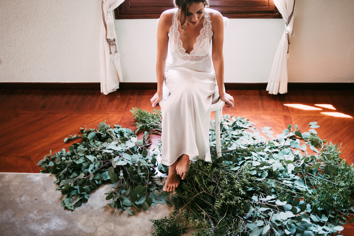 Cool Spanish Wedding by Sara Lobla and La Puta Suegra 42