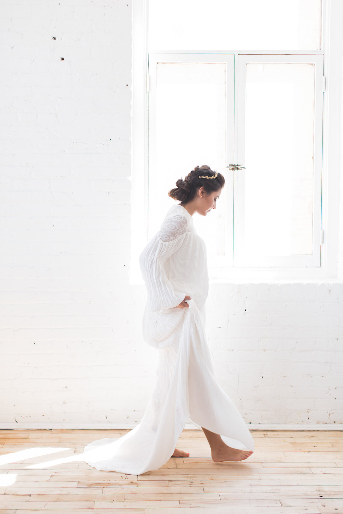 Light & Modern Wedding Inspiration With Cool Modest Gowns | Sons and Daughters Photography 43