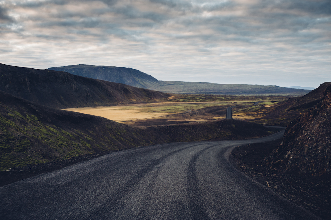 Iceland Lovers Roadtrip; An Adventurous Honeymoon Guide | Maximilian Photography 9
