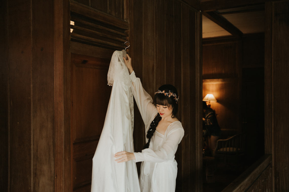 Modern & Hip Bali Wedding Featuring Sparklers & Flower Crowns | Iluminen Photography 7