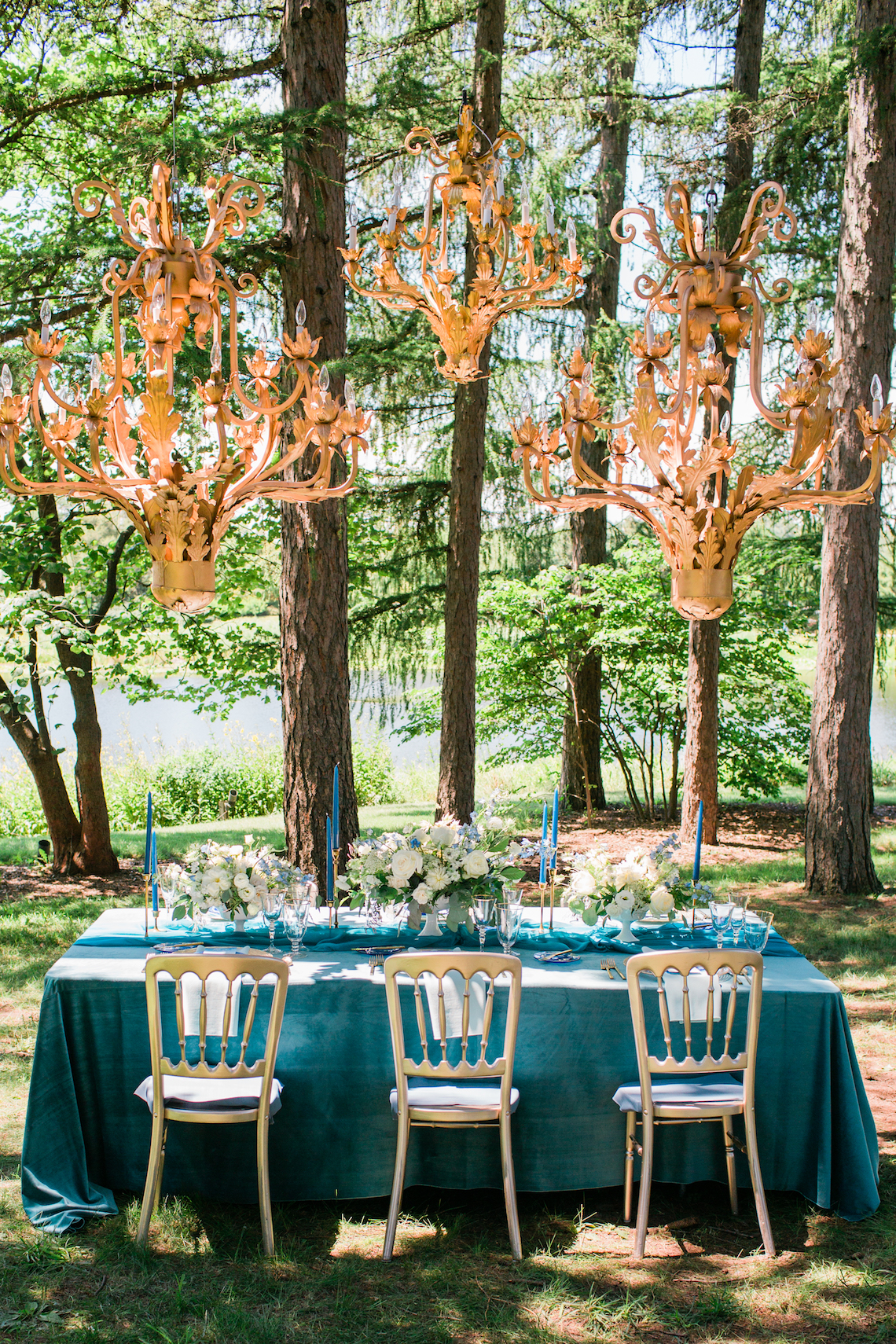 Vibrant Ocean Blue Watercolor Wedding Inspiration | Lola Event Productions | Artistrie Co. 25