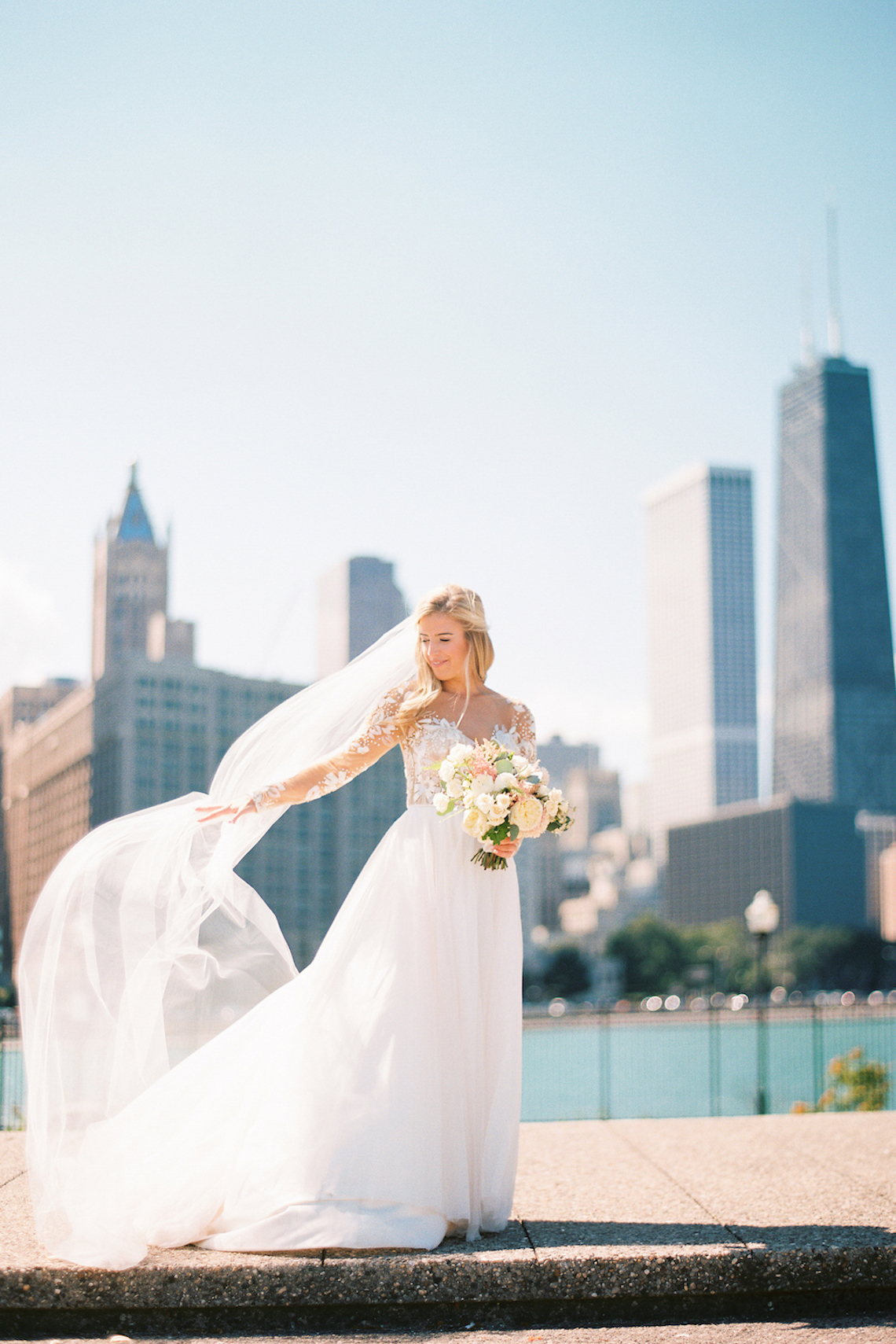 Gorgeous Chicago Ivy Room Wedding | Kristin La Voie Photography 38