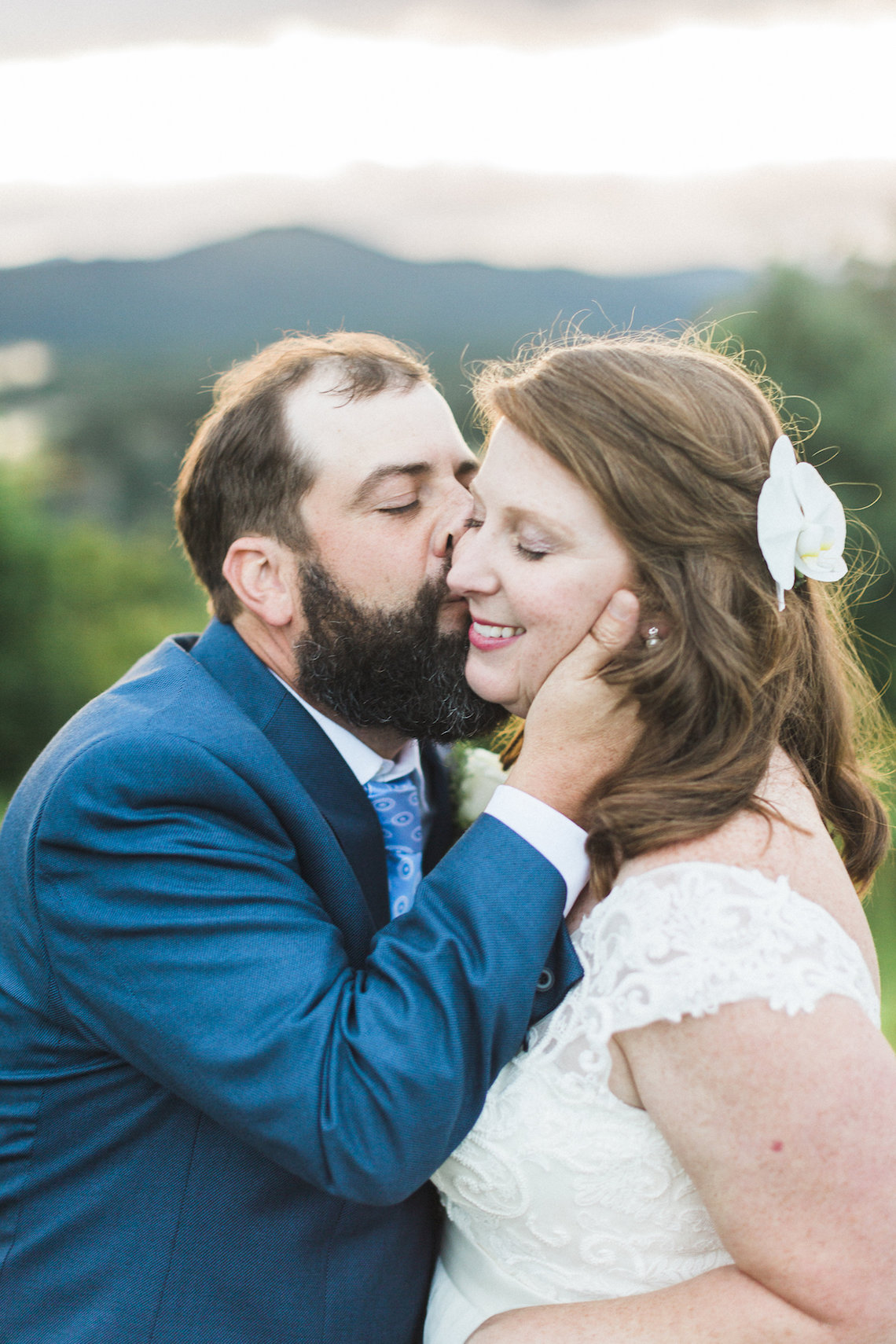 Rustic Carolina Mountain Lodge Wedding | Common Dove Photography 25