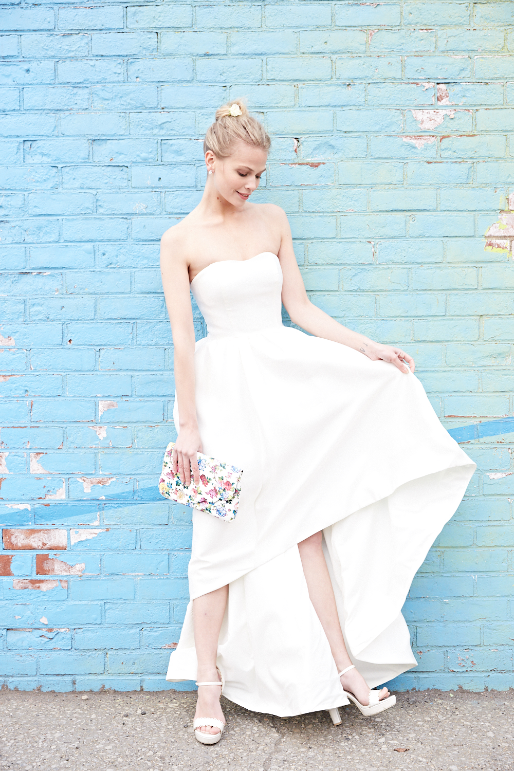 How To Style Your Intimate Wedding – The Elopement Fashion Guide | David’s Bridal Little White Dresses 39