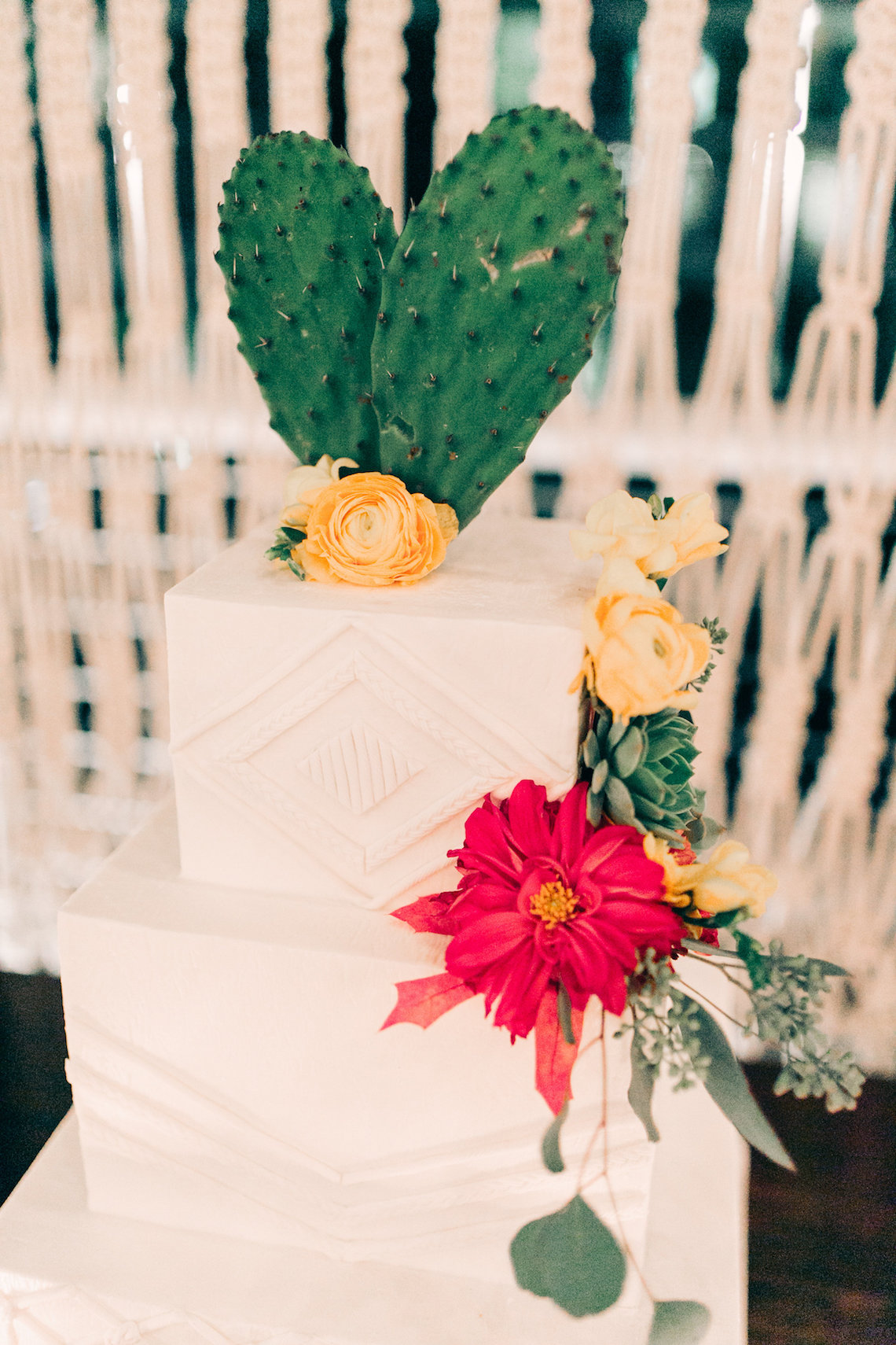 Midcentury Modern Desert Wedding Made Of Boho Dreams | Vienna Glenn 31