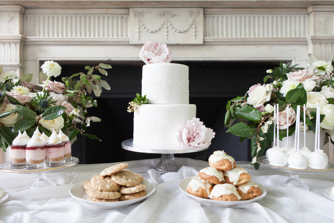 Swanky London Wedding Inspiration Filled With Pretty Dessert Ideas | Amanda Karen Photography 8