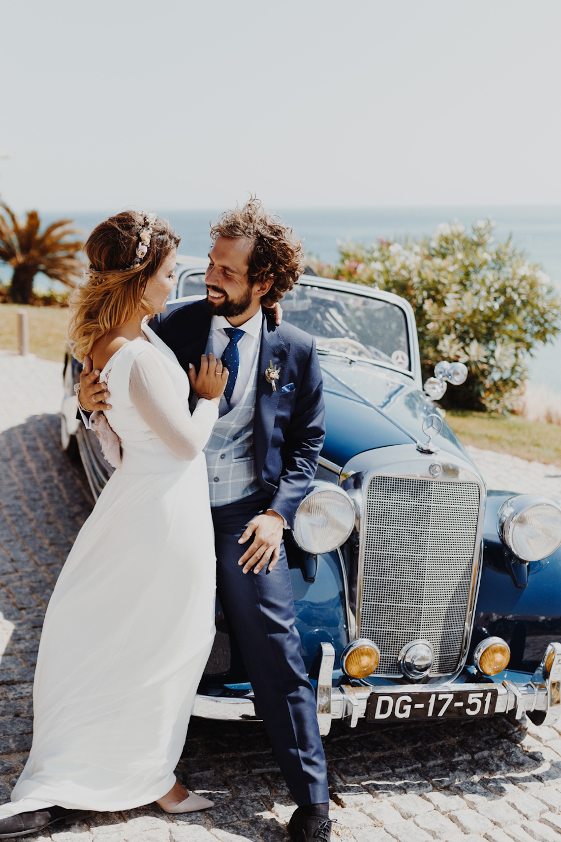 9 Guests 2 Dogs on a Beach in Portugal – A Wedding Film | Vanessa & Ivo 18