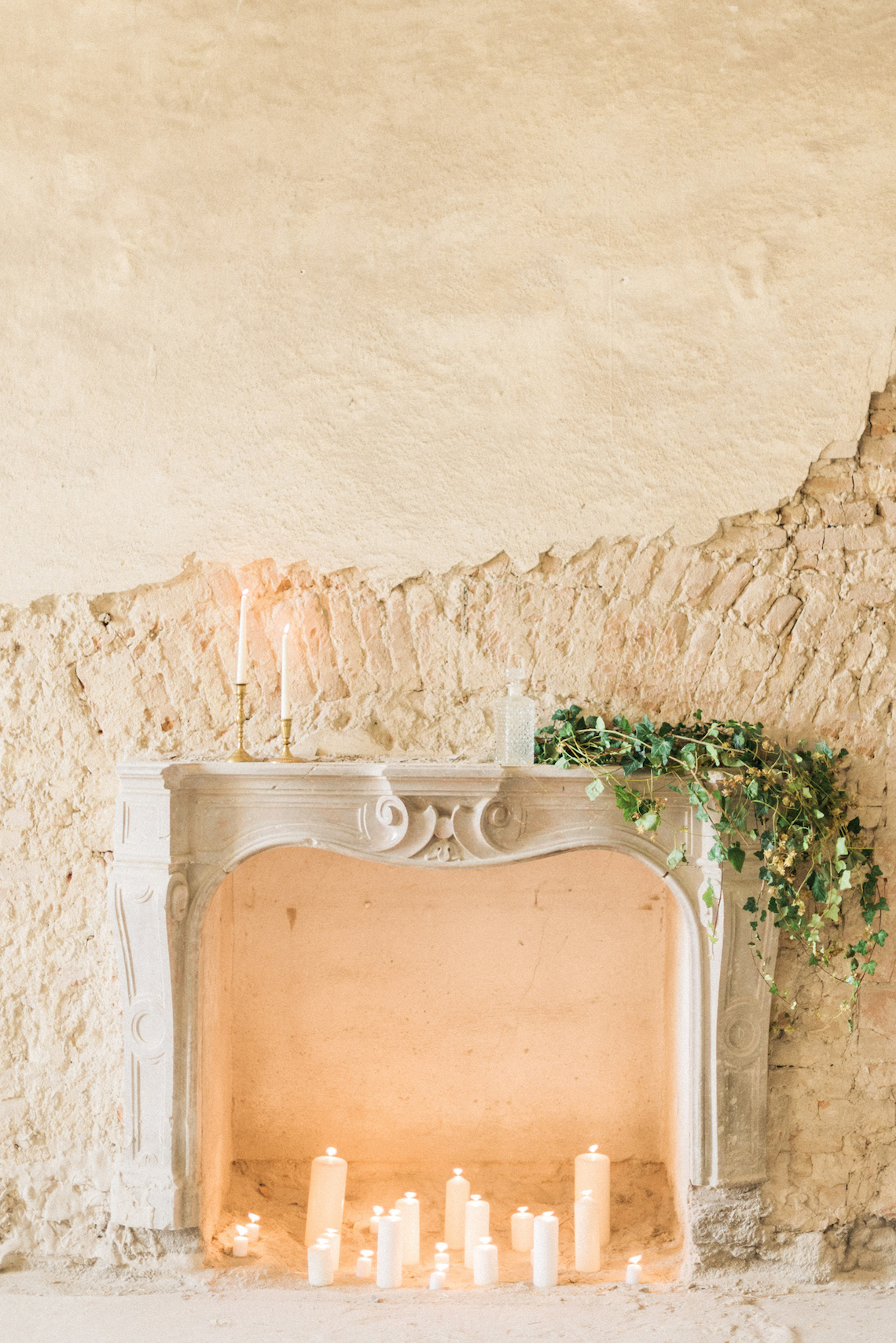 Ornate Candelit Peach & Blue Wedding Inspiration | Gabriela Jarkovska 3