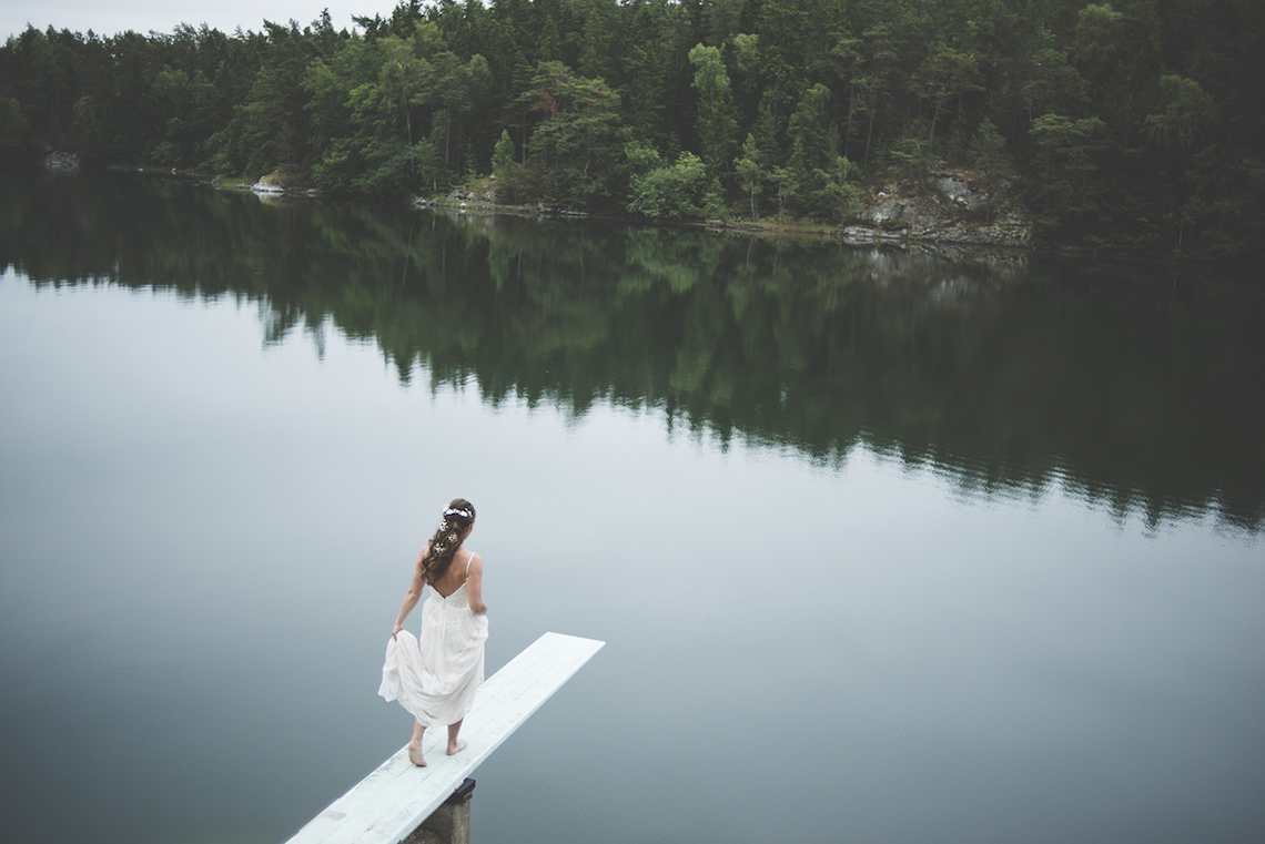 Relaxed & Woodsy Swedish Island Wedding | Sara Kollberg 19
