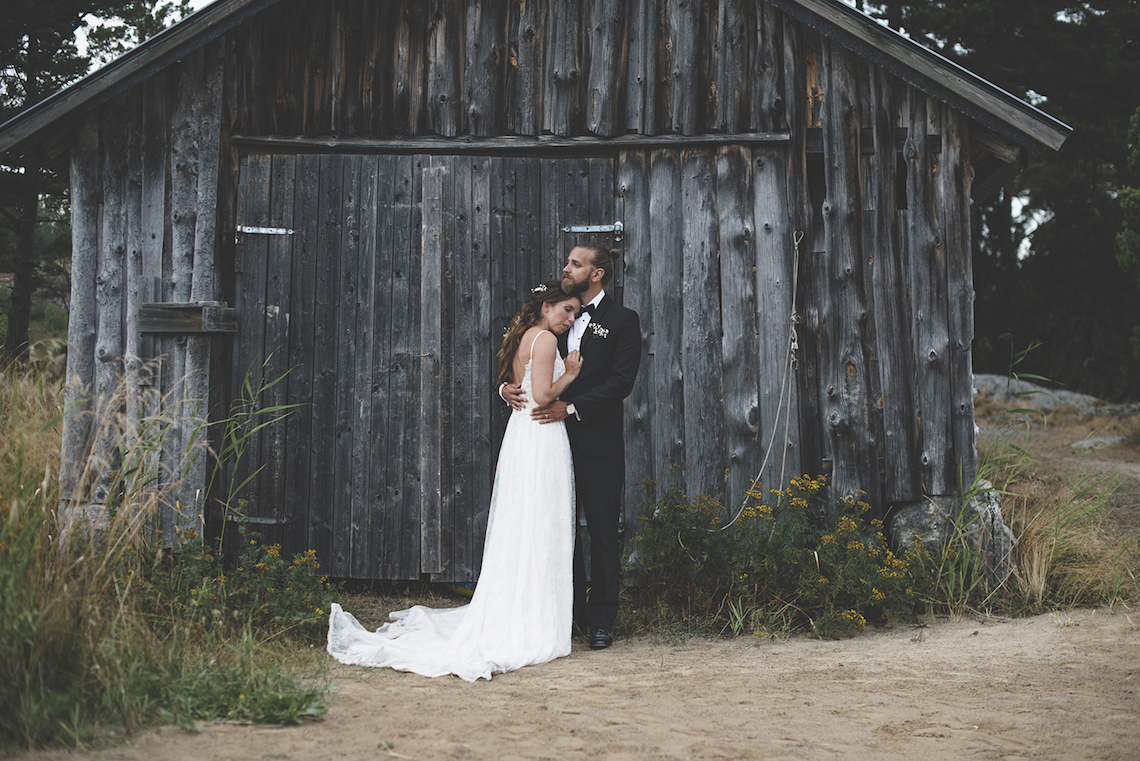 Relaxed & Woodsy Swedish Island Wedding | Sara Kollberg 27