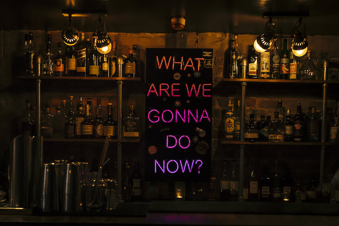 Industrial Copper Cocktail Bar Groom Inspiration | Joasis Photography | ByChenai 15