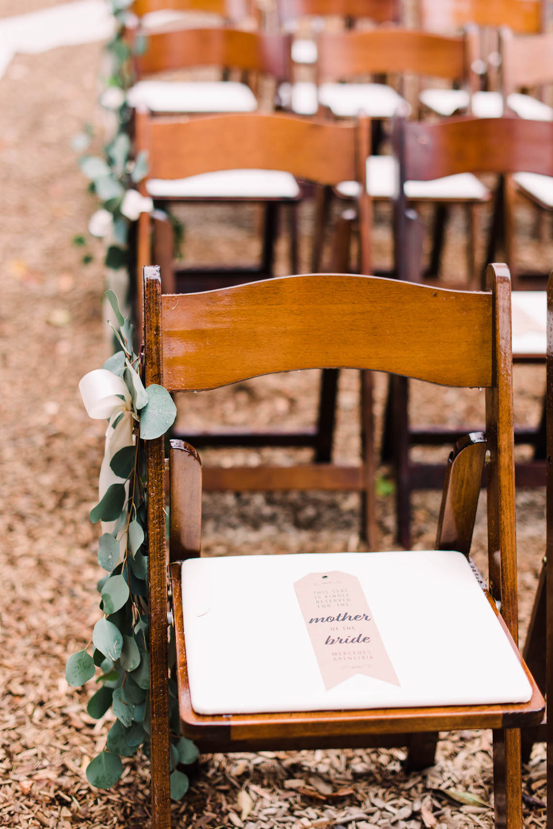 Rustic Barn Wedding Filled With Greenery | Deyla Huss Photography 25