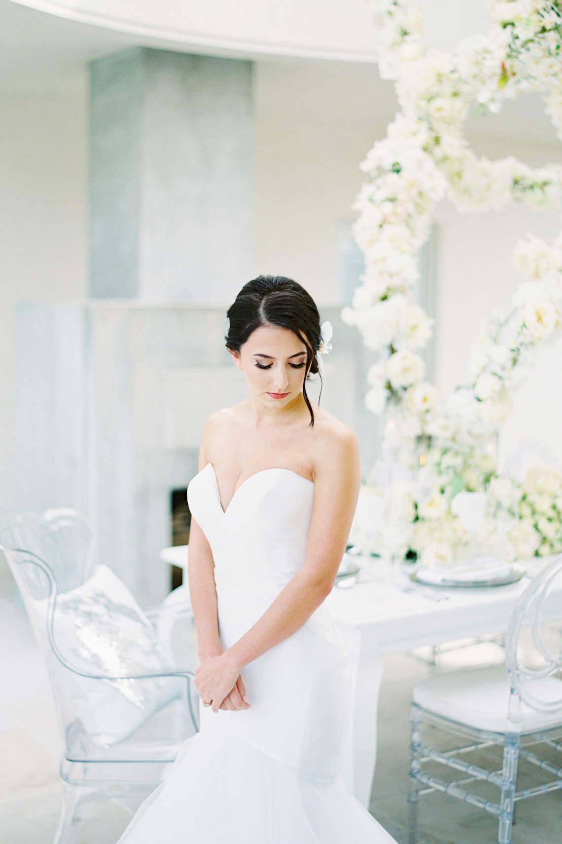 Lucite Love Meets Floral Sculptures; Modern Artistic Wedding Inspiration | Allen Tsai Photography