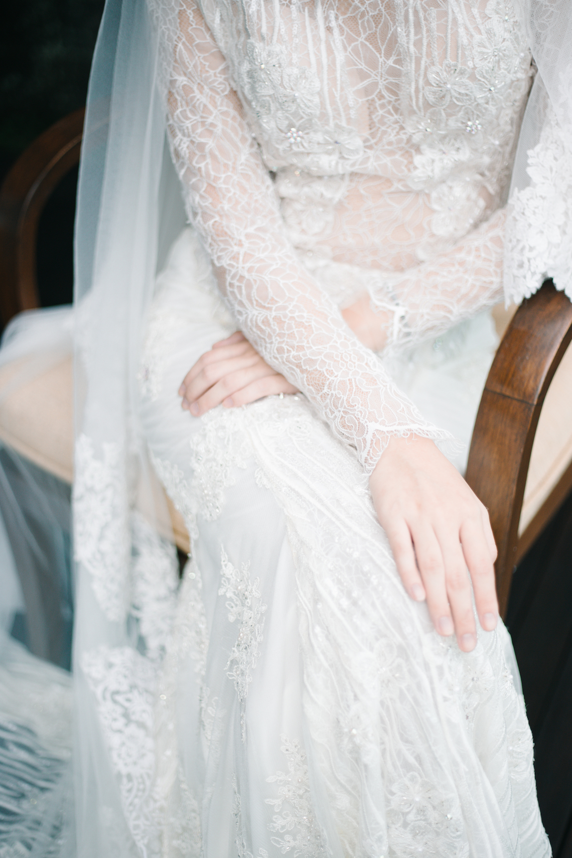 Zen Balinese Wedding Inspiration With A Dazzling Tiara | Nej Photo | Chere Weddings 26