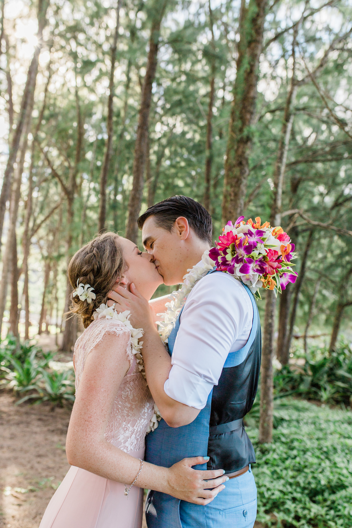 Intimate & Scenic Traditional Hawaiian Lei Exchange Elopement – Chelsea Stratso 22