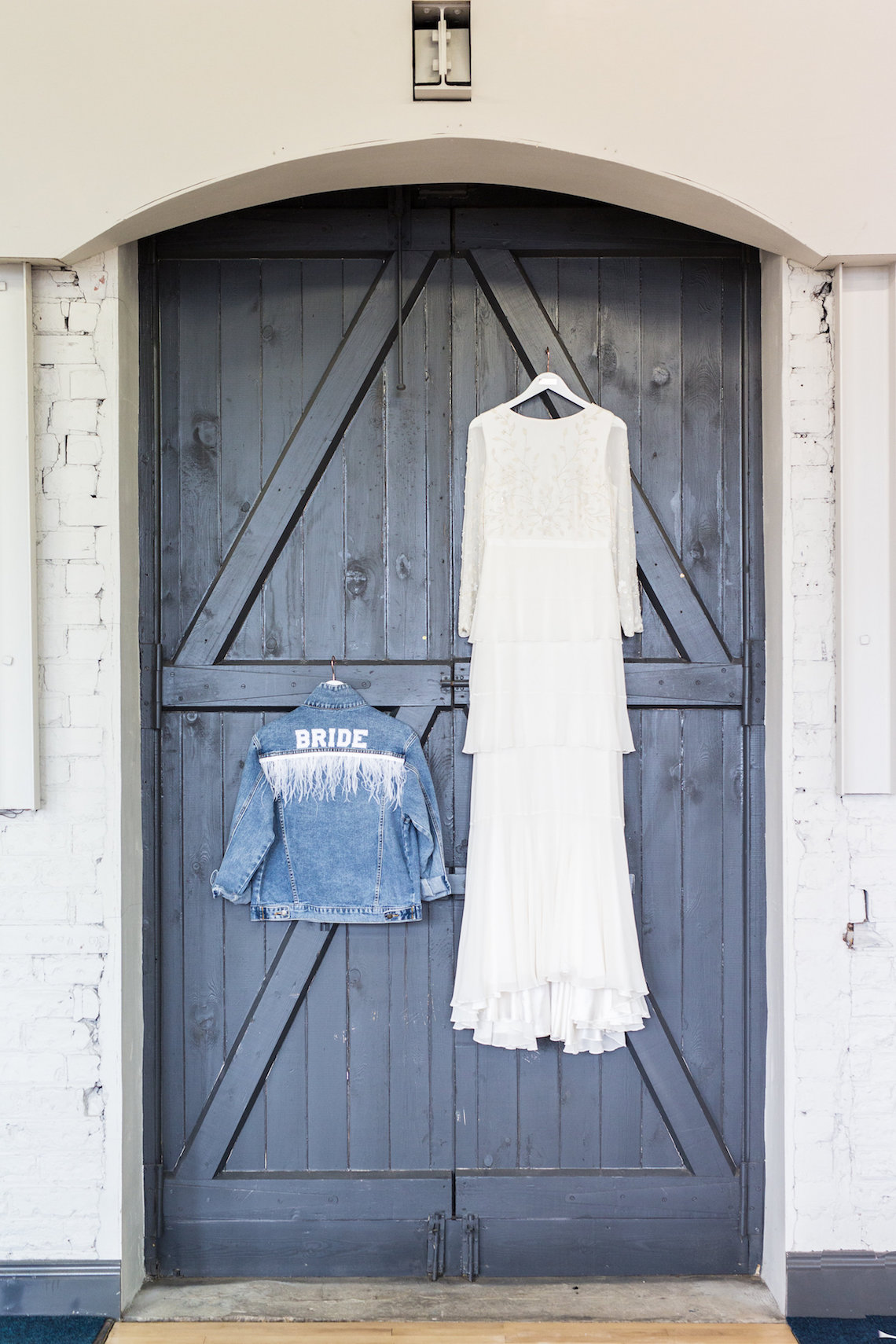 Trendy Loft Wedding Inspiration Featuring A Triangle Altar – Deluxe Blooms 12