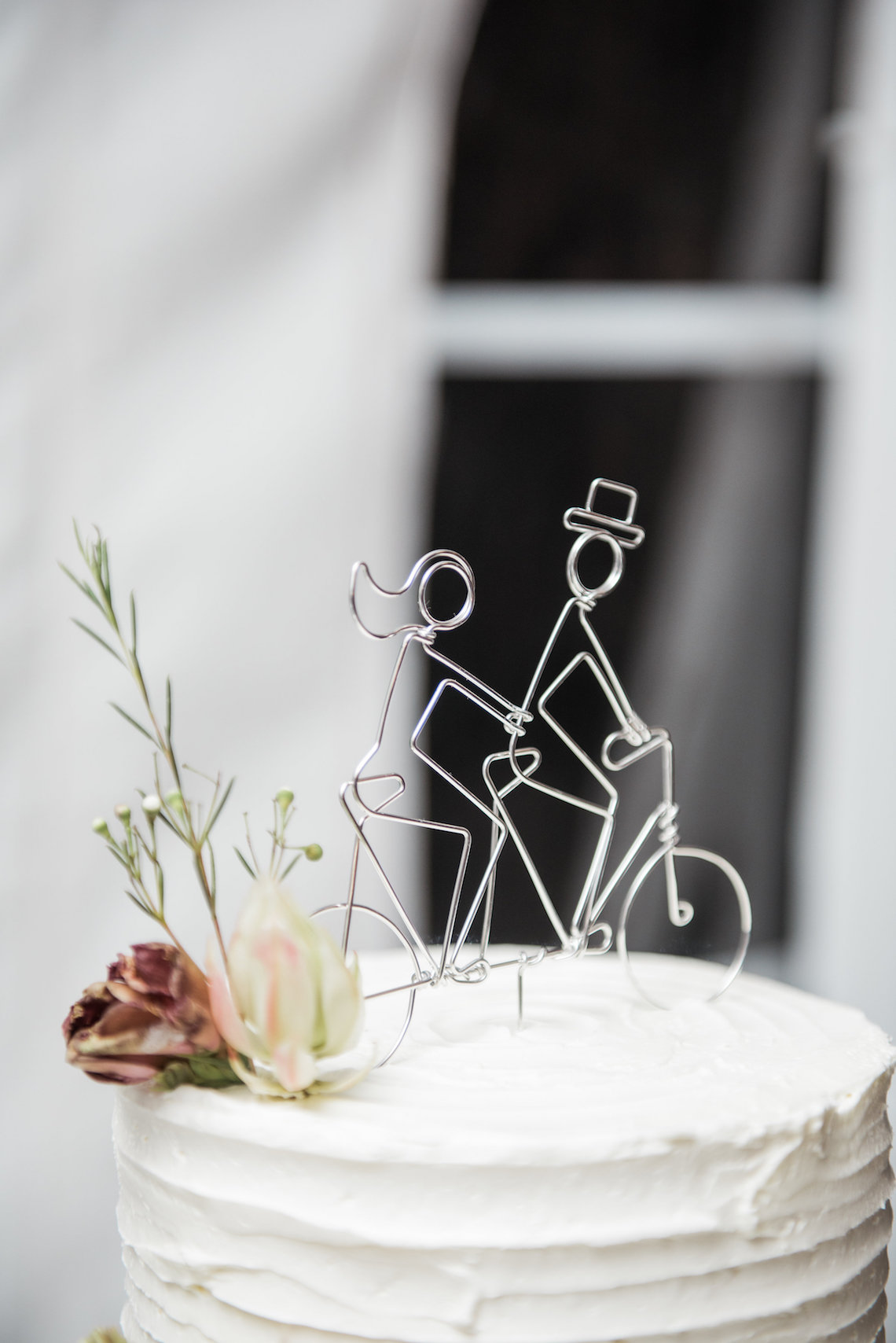 Warm Fall Catskills Wedding With Ceremony Sparklers – Christina Lilly Photography – Buds of Brooklyn 55