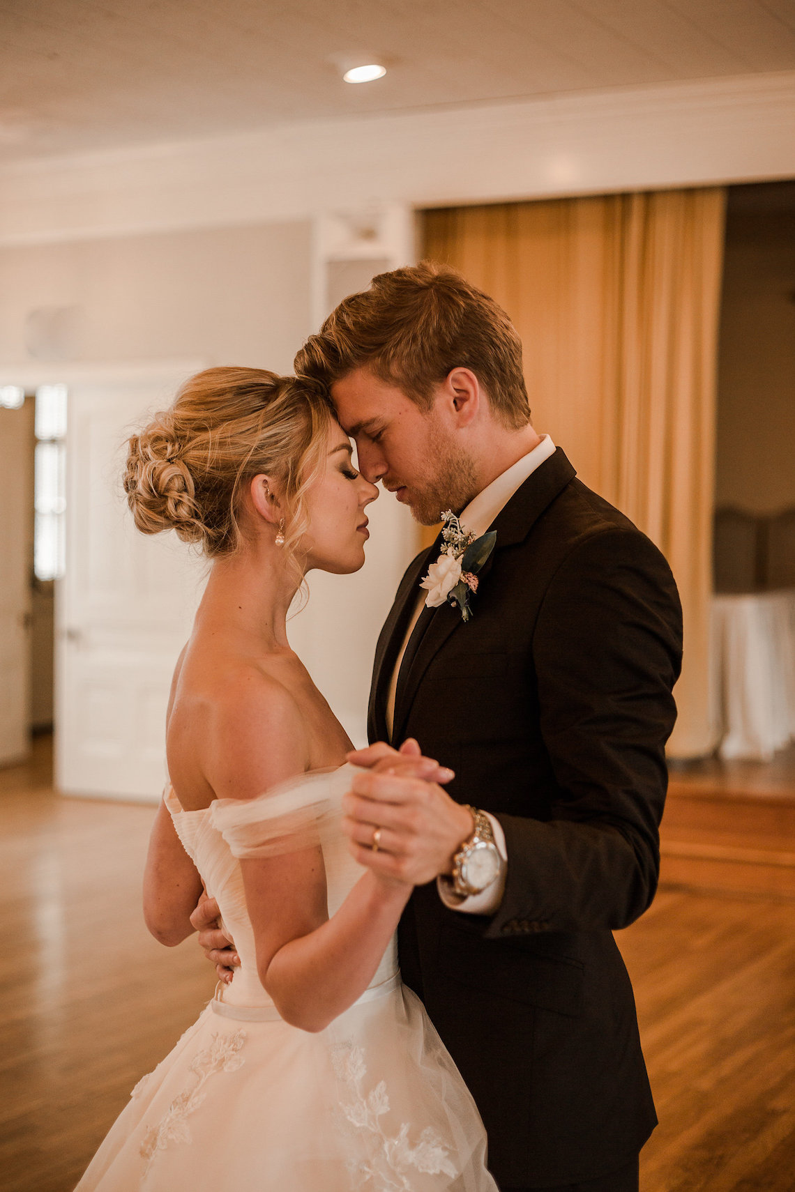 Champagne & Pink Chateau Wedding Inspiration In Texas – Wild Love Photography 26