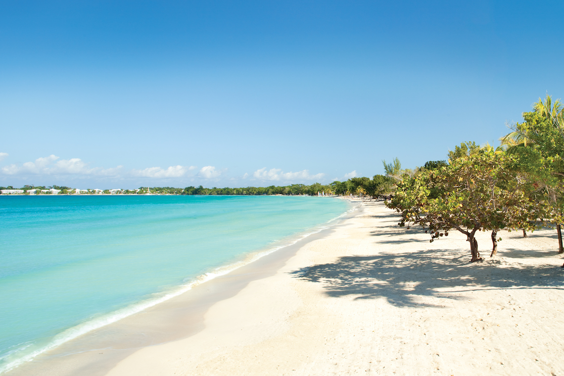 Four Jamaican Honeymoon Resorts We’re Dying To Visit – Couples Negril 5