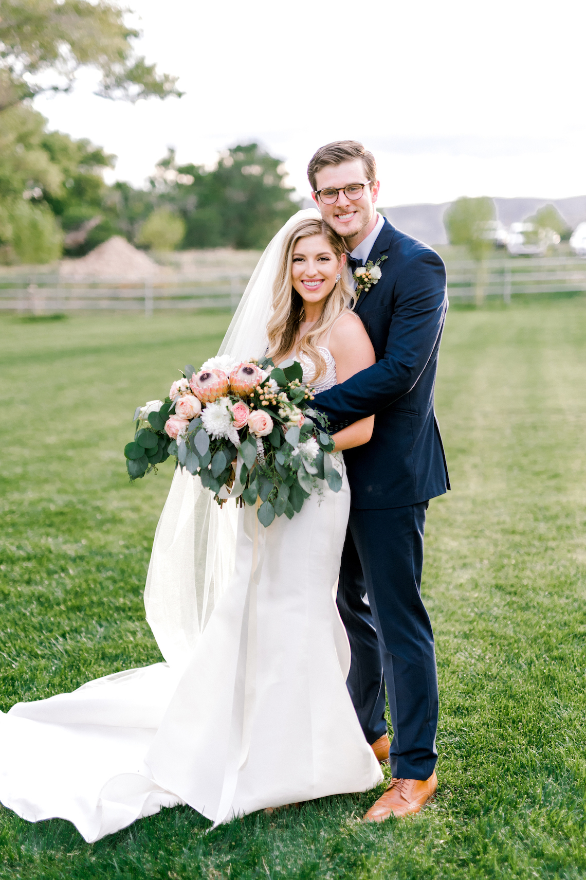 Glamorous Emerald Sapphire and Peach Countryside Wedding – Melanie Julian 33