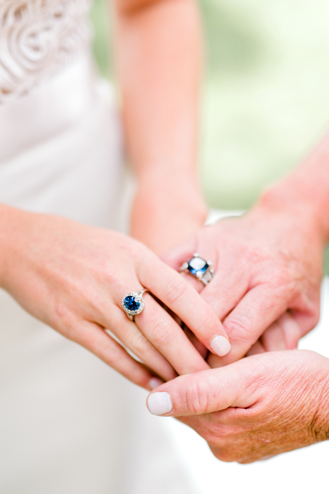 Glamorous Emerald Sapphire and Peach Countryside Wedding – Melanie Julian 36