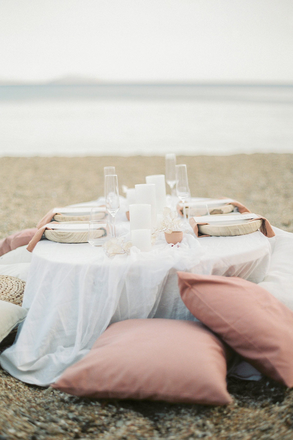 Dreamy Greek Beach Picnic Elopement In Neutral – Elisabeth Van Lent 16