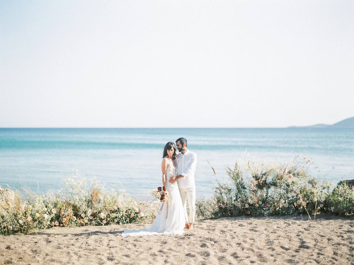 Dreamy Greek Beach Picnic Elopement In Neutral – Elisabeth Van Lent 28