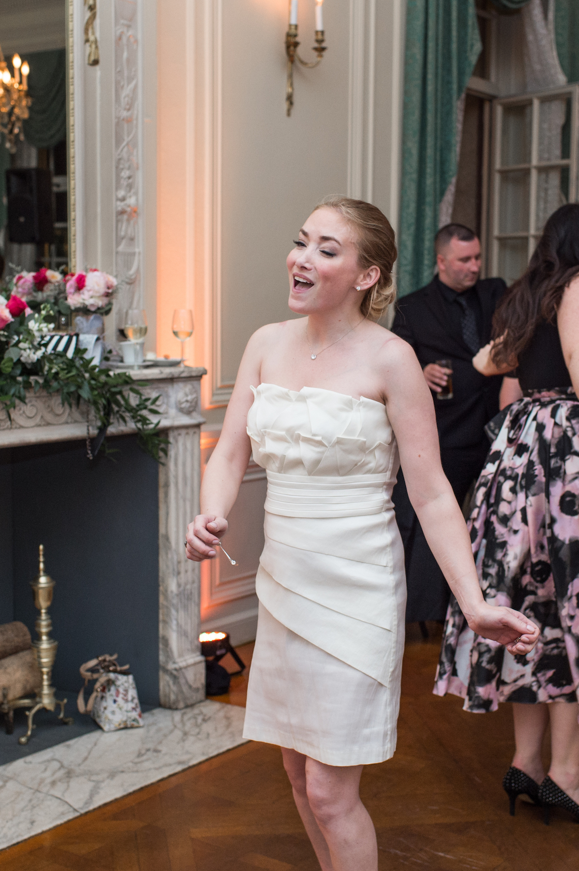 Upscale Art Deco Rhode Island Wedding With A Feathered Dress – Lynne Reznick Photography 29