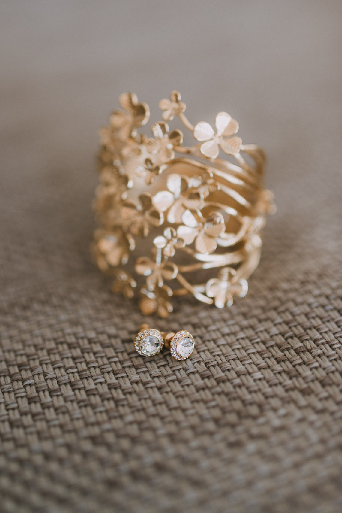 Boho Greek Island Wedding Featuring A Circle Floral Arch – Paulina Weddings 1