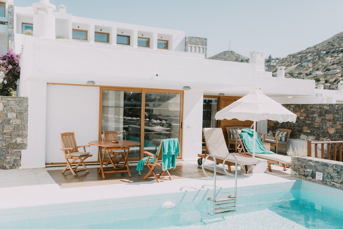 Boho Greek Island Wedding Featuring A Circle Floral Arch – Paulina Weddings 34