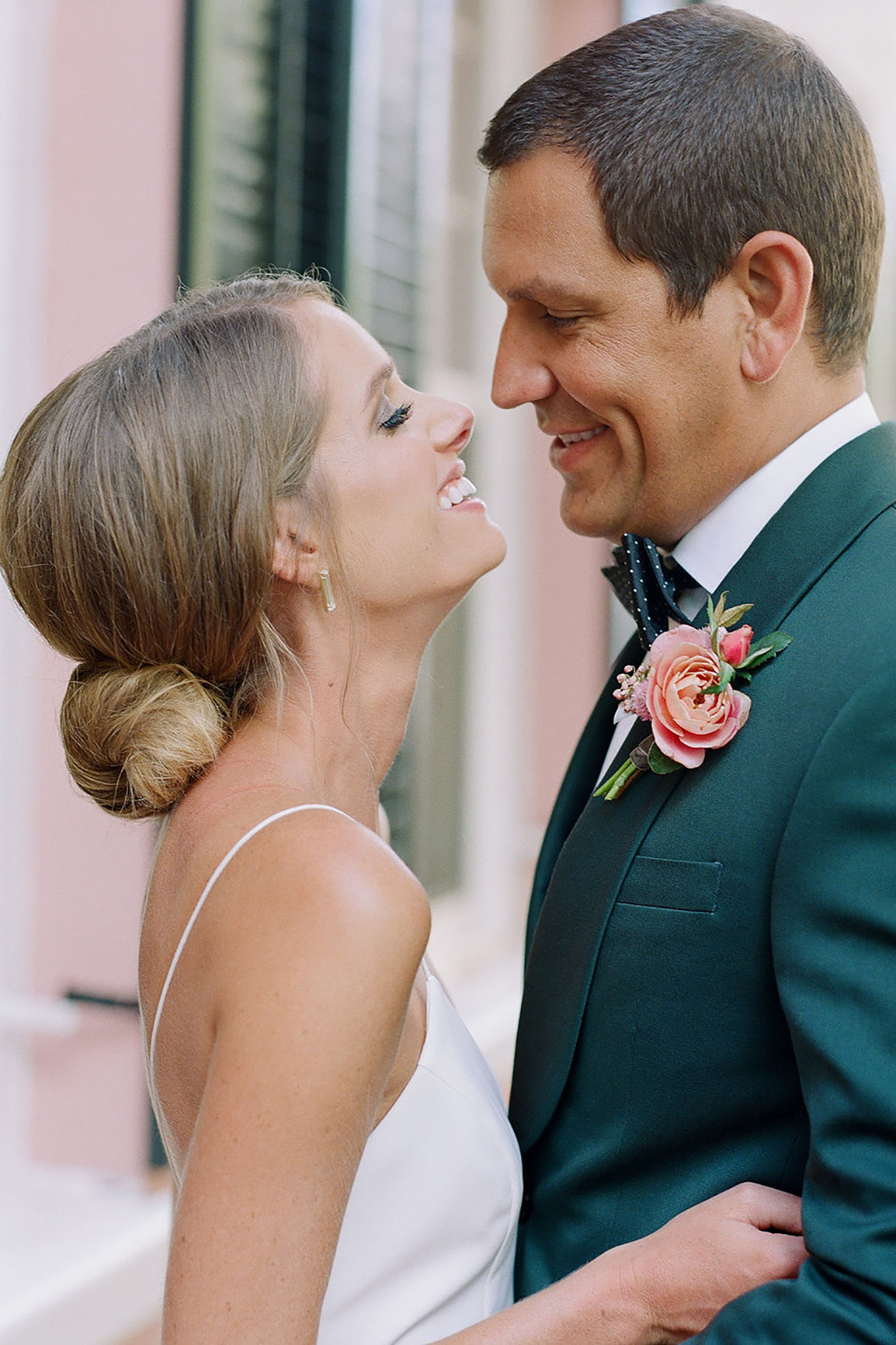 Elegant Fuchsia Wedding Inspiration in Charleston – Carrie Joy Photography – Detailed I Dos 28