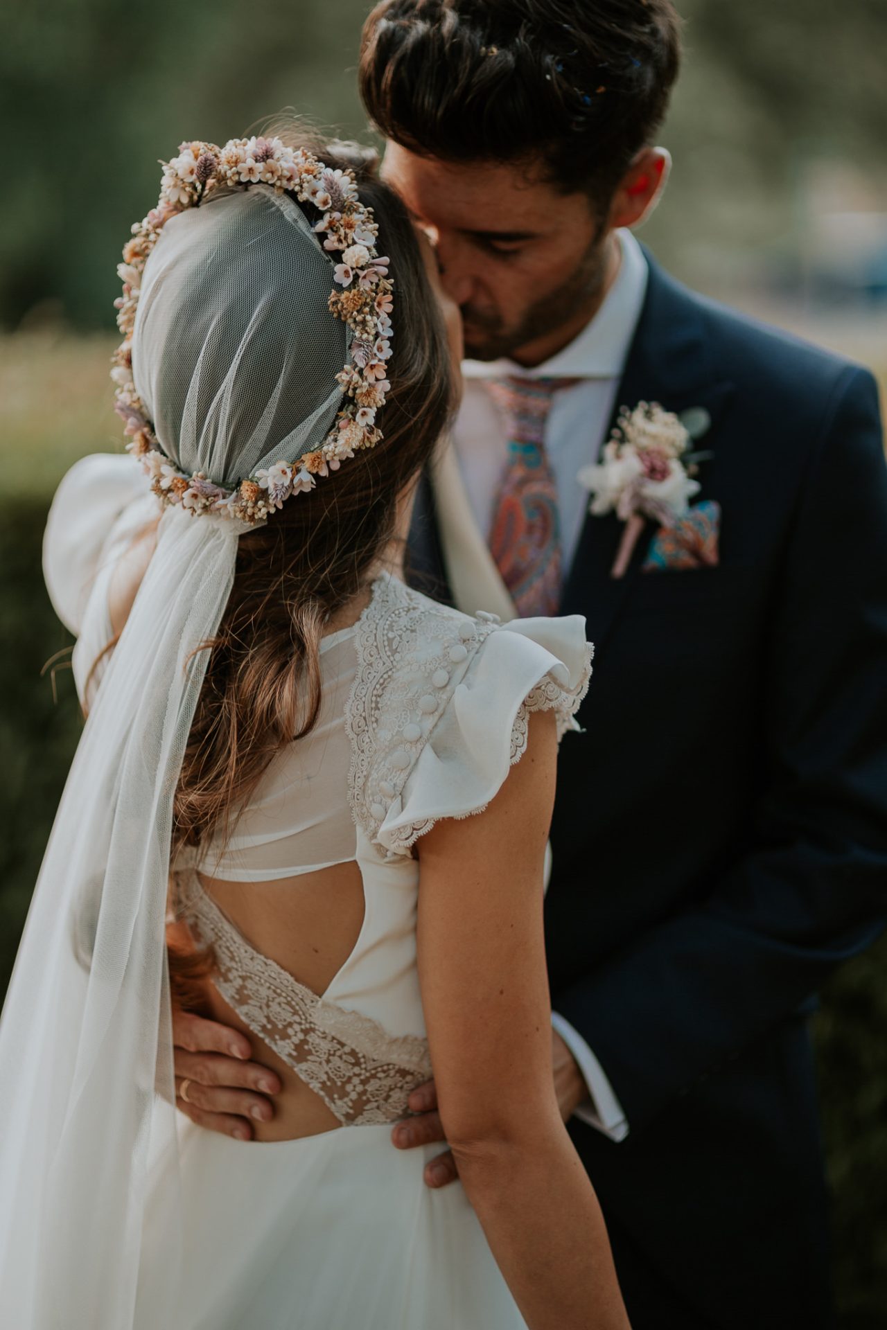 Romantic and Fashionable Spanish Boho Wedding – Javier Berenguer 36