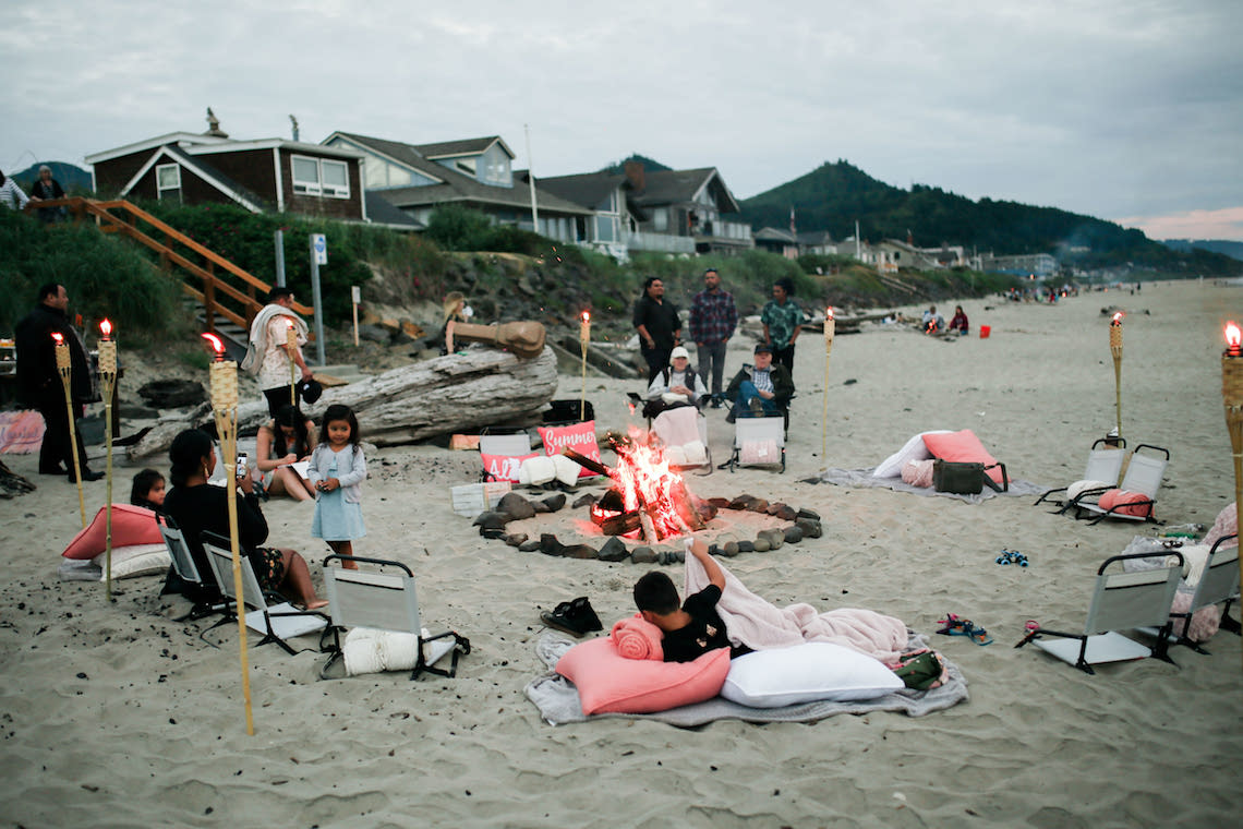 Cannon Beach Bonfire Wedding With Smores – Marina Goktas Photography 13