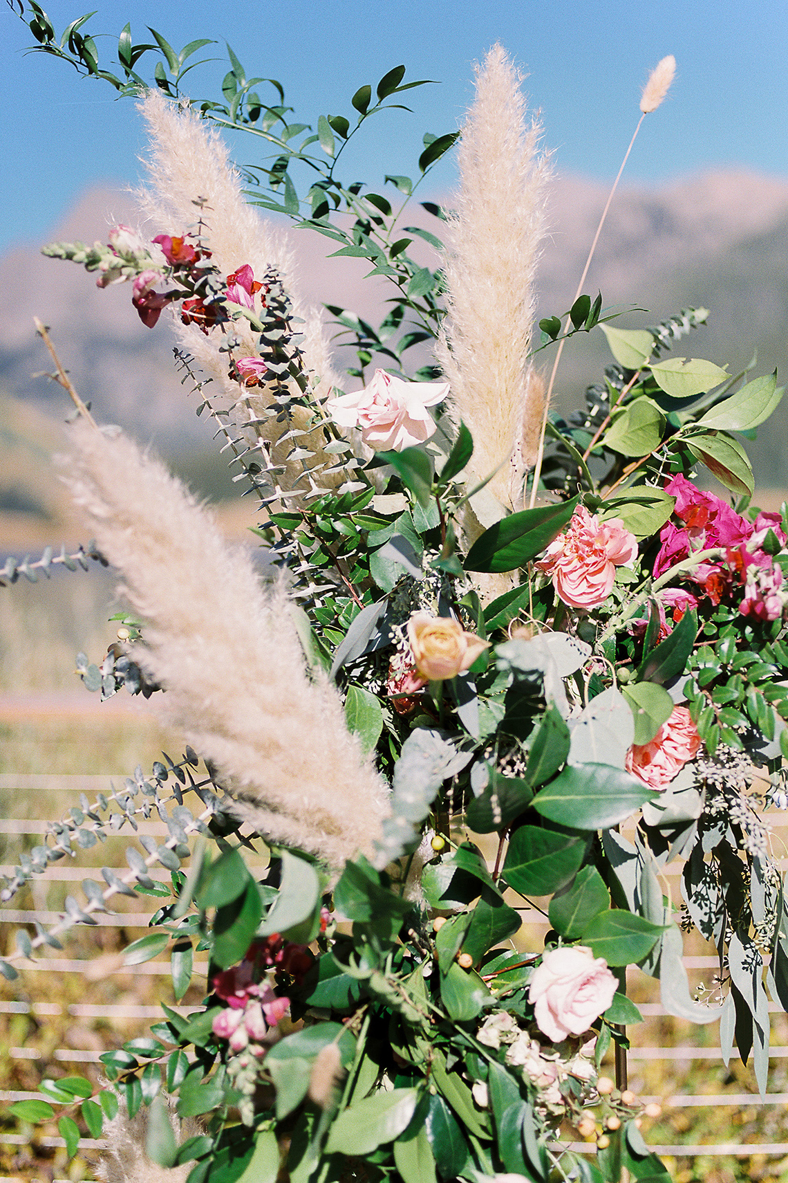 Colorful Colorado Wedding with Stunning Mountain Views – Callie Hobbs – Banks and Leaf 17