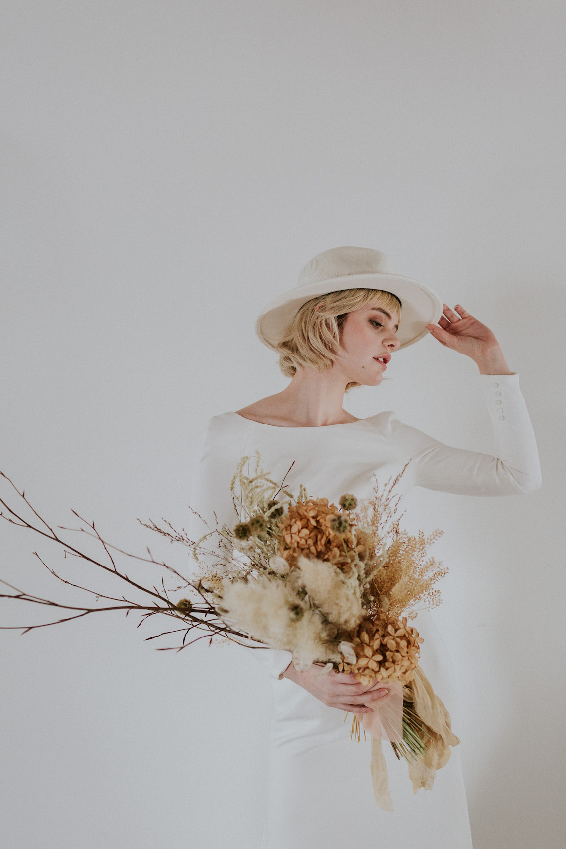 Dried Florals and Modern Minimalistic Wedding Inspiration – Maja Tsolo Photography 38