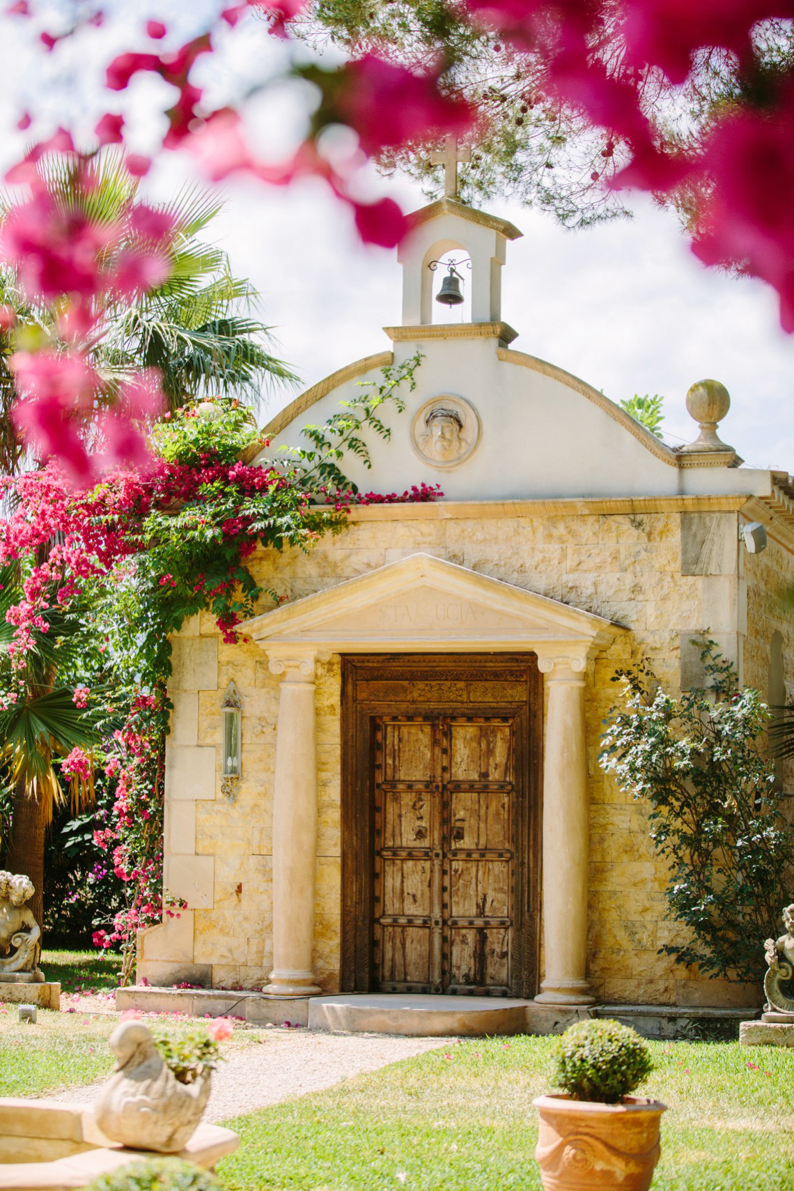 Posh Mallorca Pool Party Wedding at a Rustic Spanish Villa – Sandra Manas 22