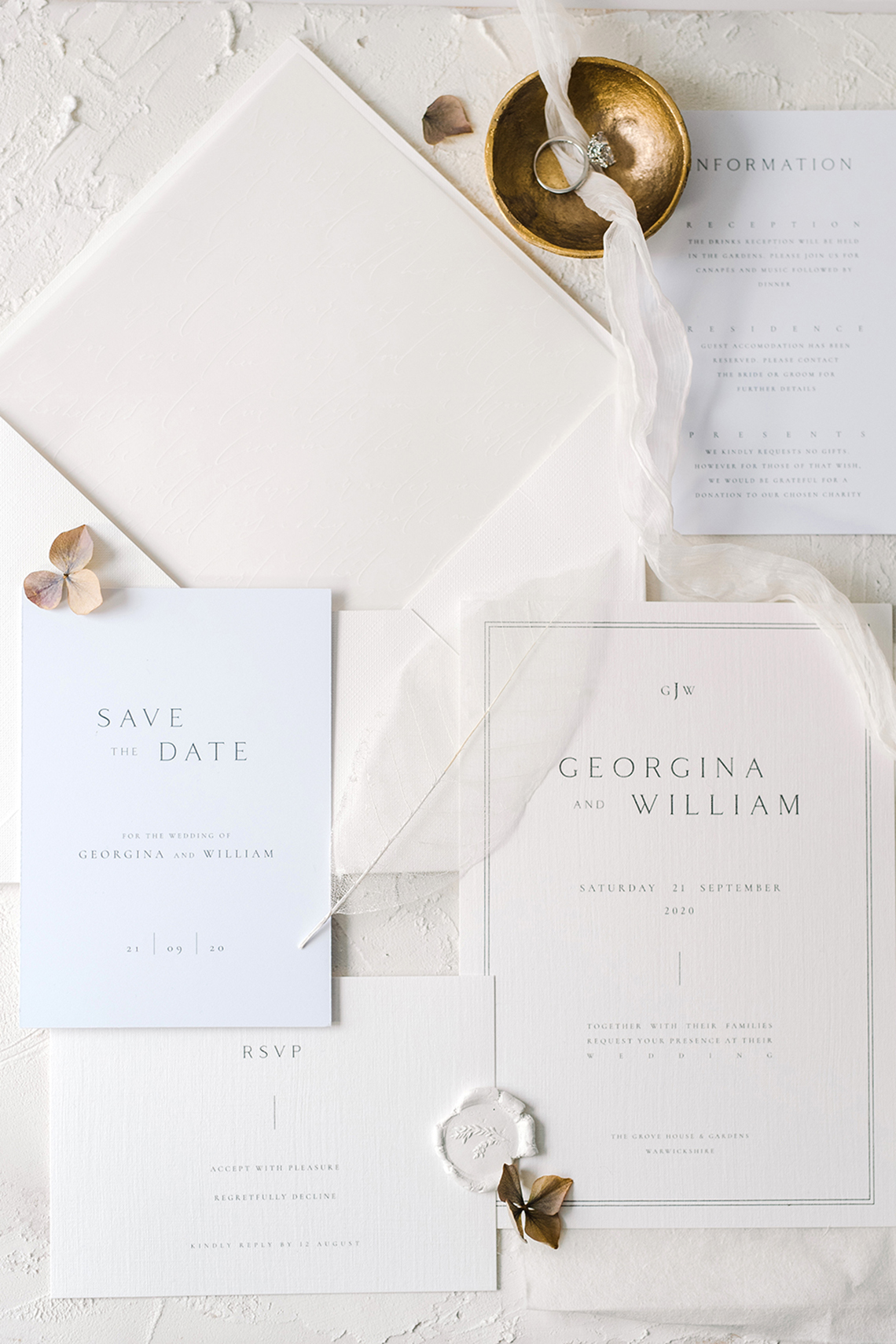 Luxurious and Fashion-Forward All White Wedding Inspiration – Emma Pilkington Photography 40