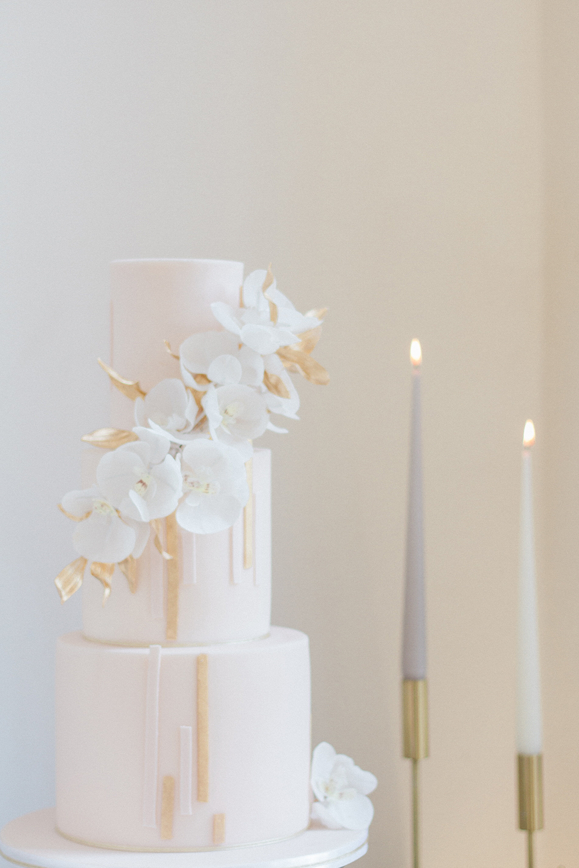 Glamorous Art Deco Wedding Inspiration with Gold Details – Maxeen Kim Photography 19